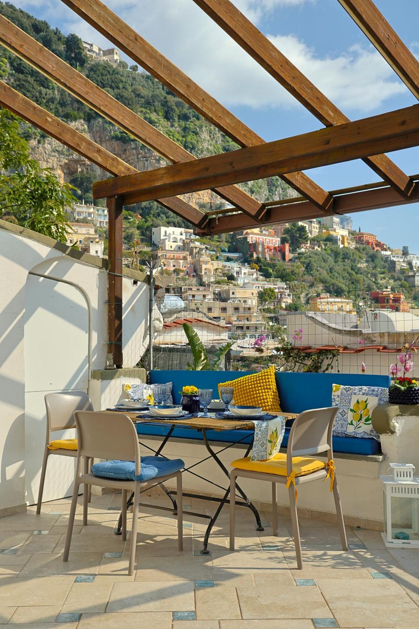 Casa Flavia Positano Center - 5 Minutes To Beach And 4 Air Conditioning Exterior photo